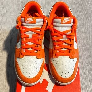 2023
Wmns Dunk Low 'Cracked Orange'
